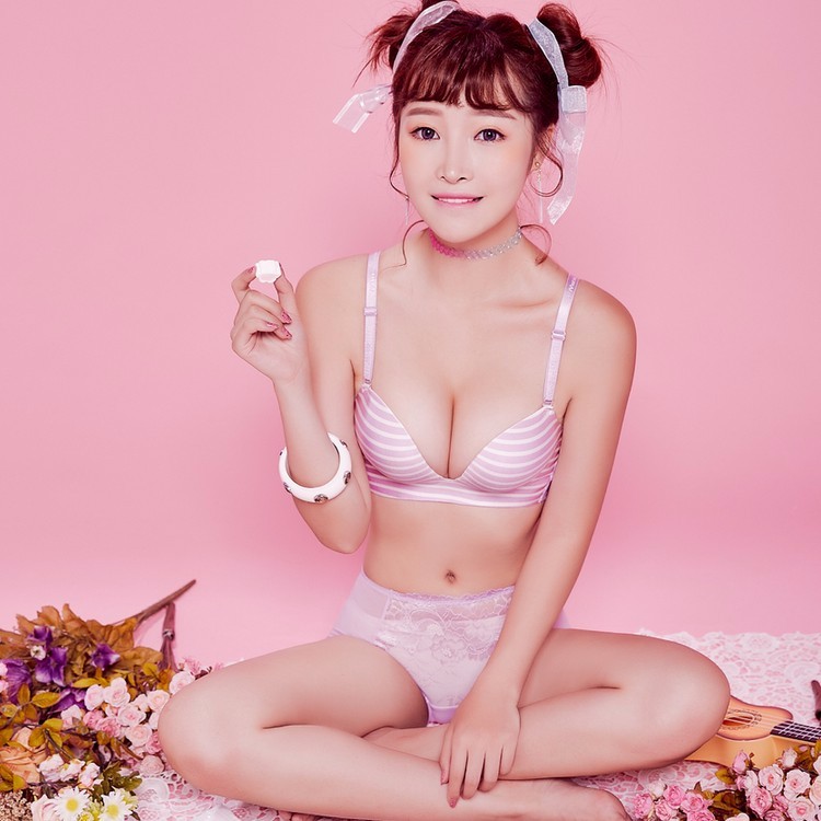 慕色天使条纹少女小胸性感无痕4D记忆保健内衣无钢圈聚拢文胸套装